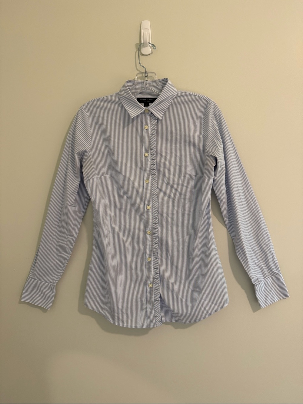 Banana Republic Riley Shirt 4 Blue White Stripe Ruffle Button Down Preppy